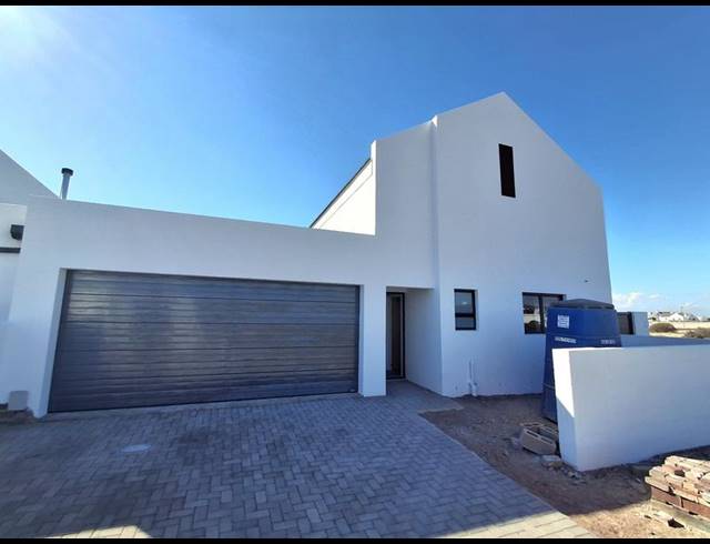 2 BEDROOM HOUSE FOR SALE IN BRITANNIA BAY